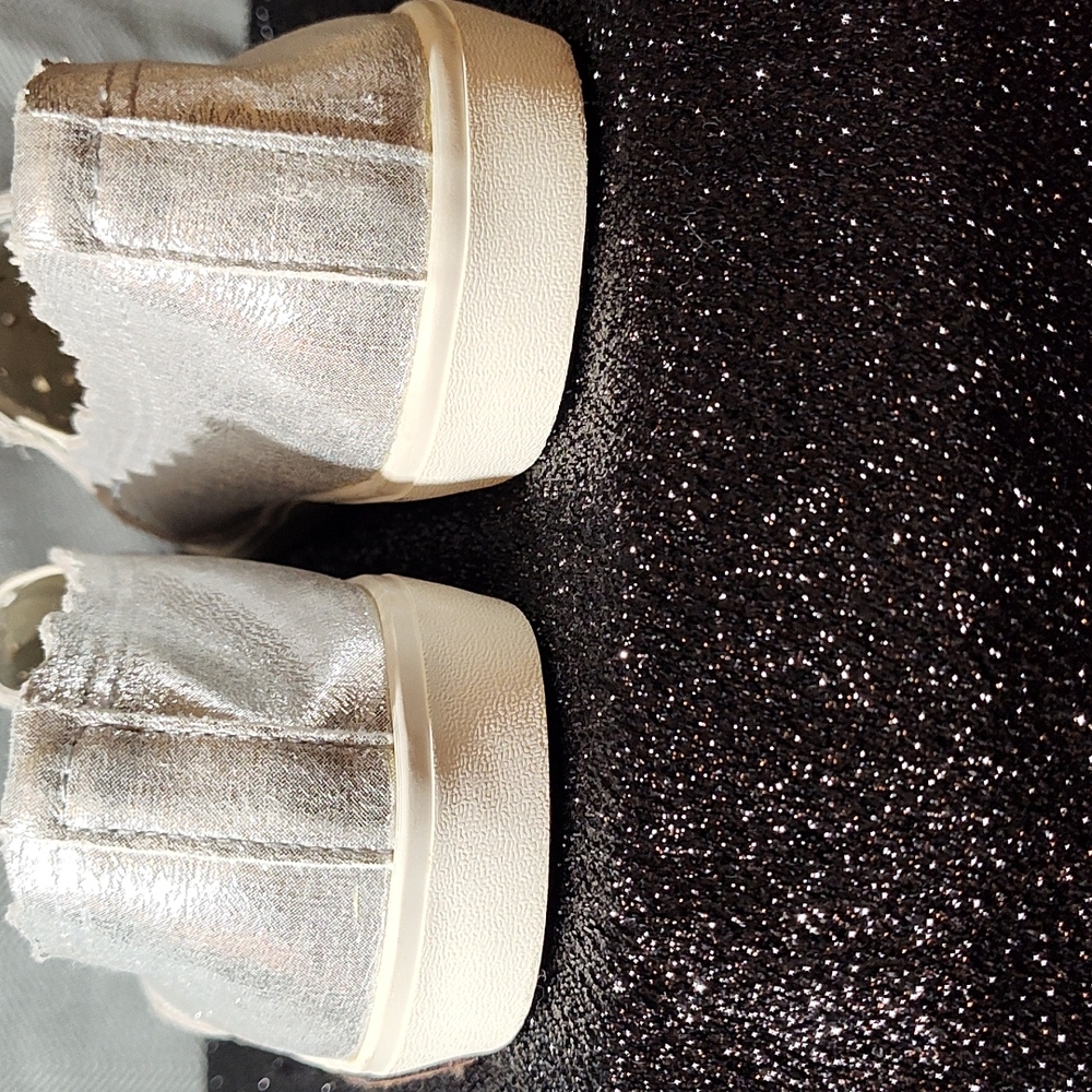 UGG Loafers - Picture 3 of 6